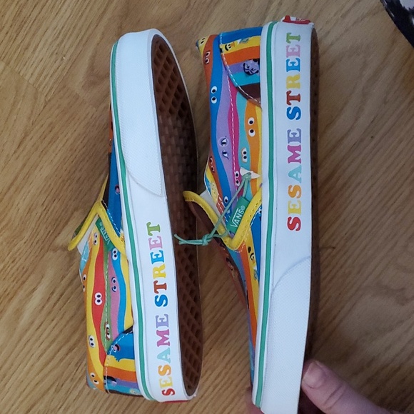 ๐ค NWOT Van's Sesame Street shoes - Picture 9 of 10